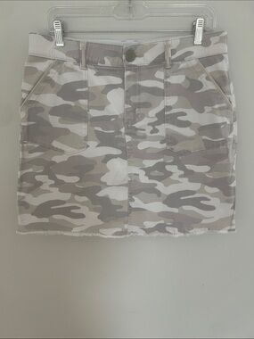 Democracy “Ab”solution Neutral Camo Skirt – Size 8